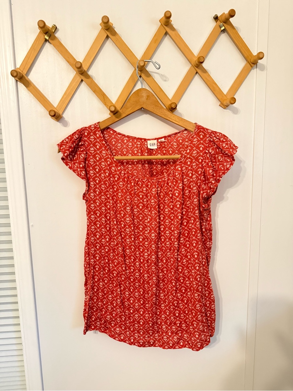 GAP Women's Coral-Red Printed Flutter Sleeve Blouse